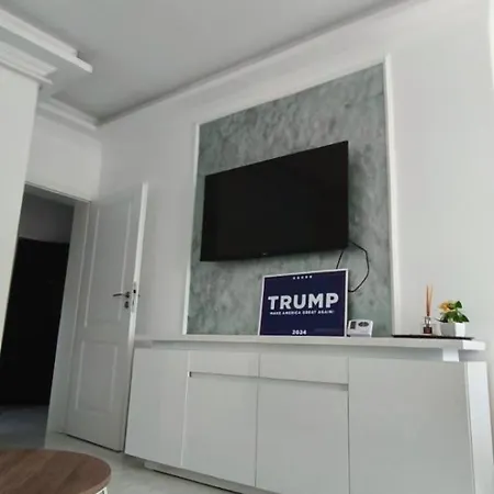 Esteban's Black Sea Apartment Navodari